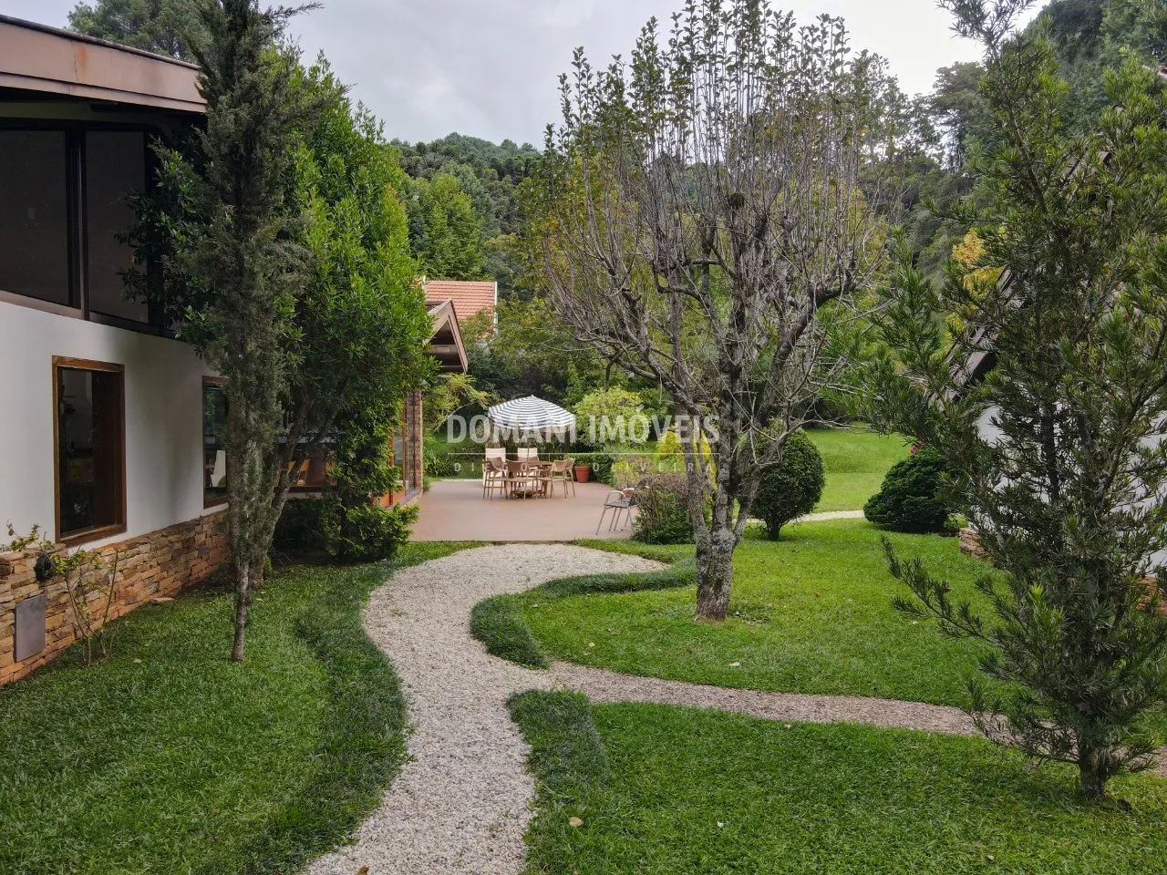 Casa à venda de 3.530 m² em Campos do Jordão, SP, Brasil