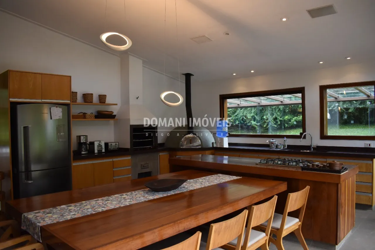 Casa à venda de 3.530 m² em Campos do Jordão, SP, Brasil