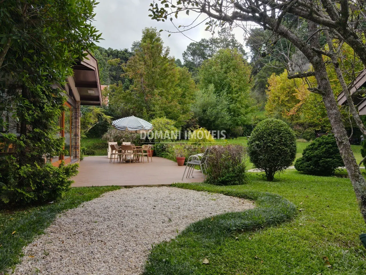 Casa à venda de 3.530 m² em Campos do Jordão, SP, Brasil