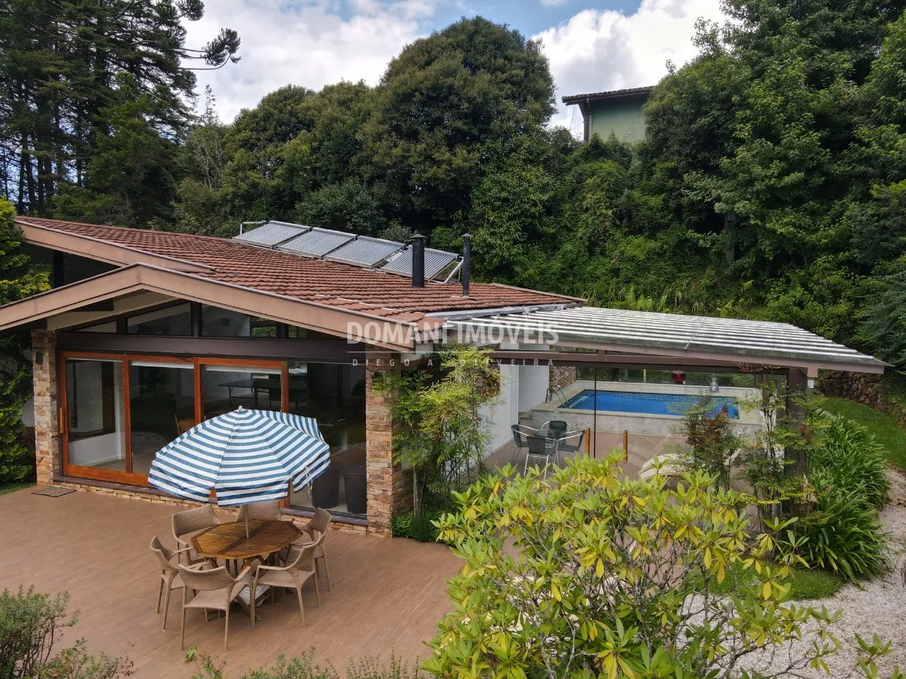 Casa à venda de 3.530 m² em Campos do Jordão, SP, Brasil