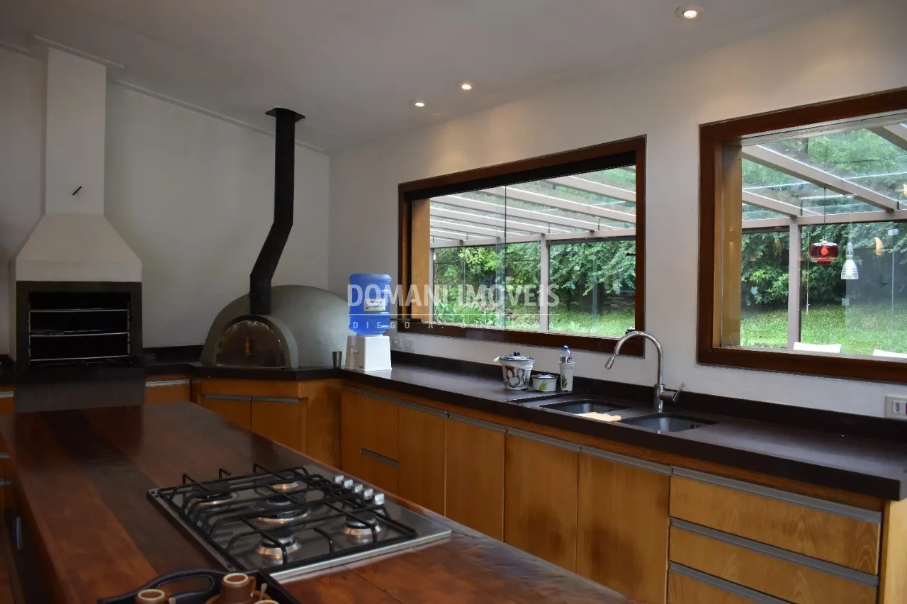 Casa à venda de 3.530 m² em Campos do Jordão, SP, Brasil
