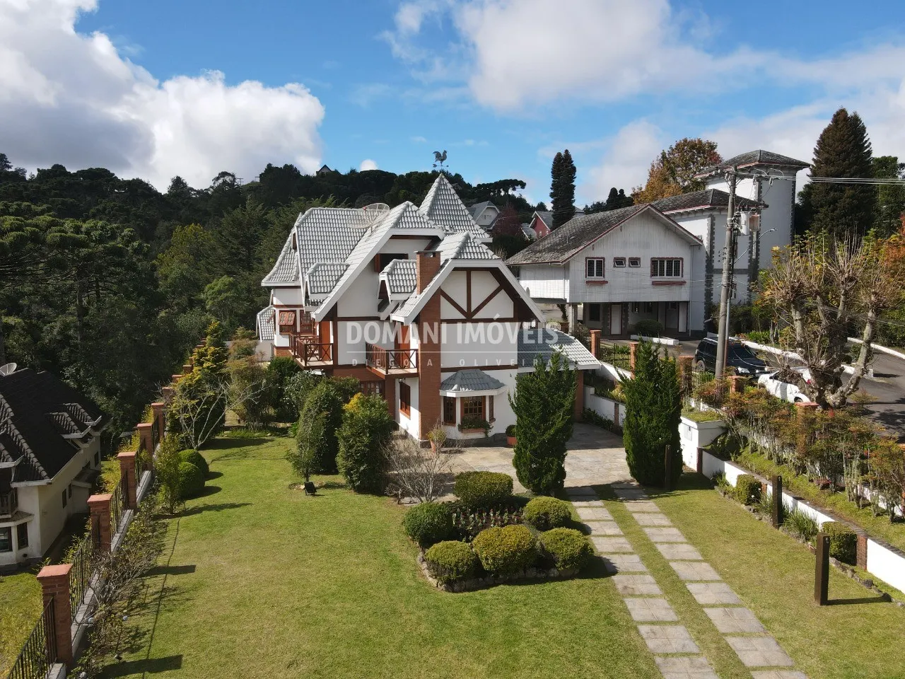 Casa à venda de 1.200 m² em Campos do Jordão, SP, Brasil