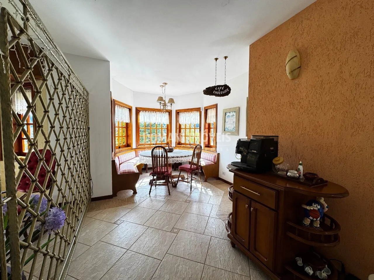Casa à venda de 1.200 m² em Campos do Jordão, SP, Brasil