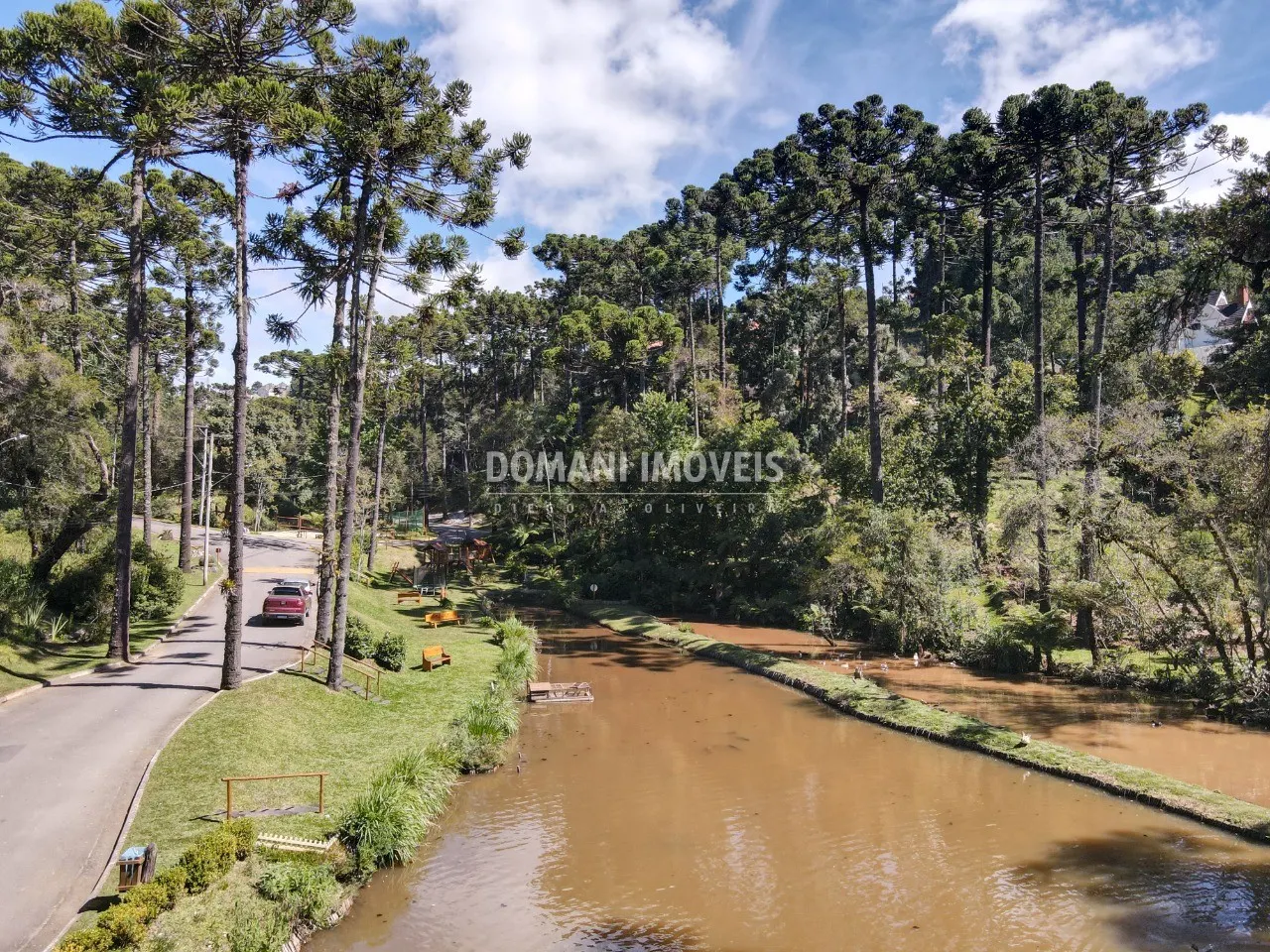 Terreno à venda de 2.760 m² em Campos do Jordão, SP, Brasil