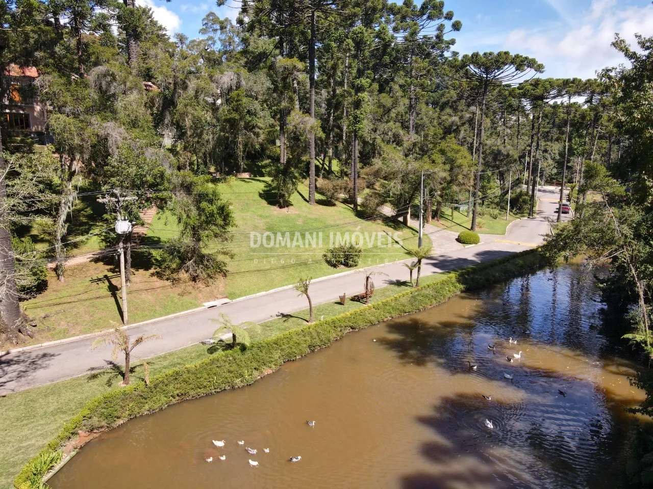 Terreno à venda de 2.760 m² em Campos do Jordão, SP, Brasil