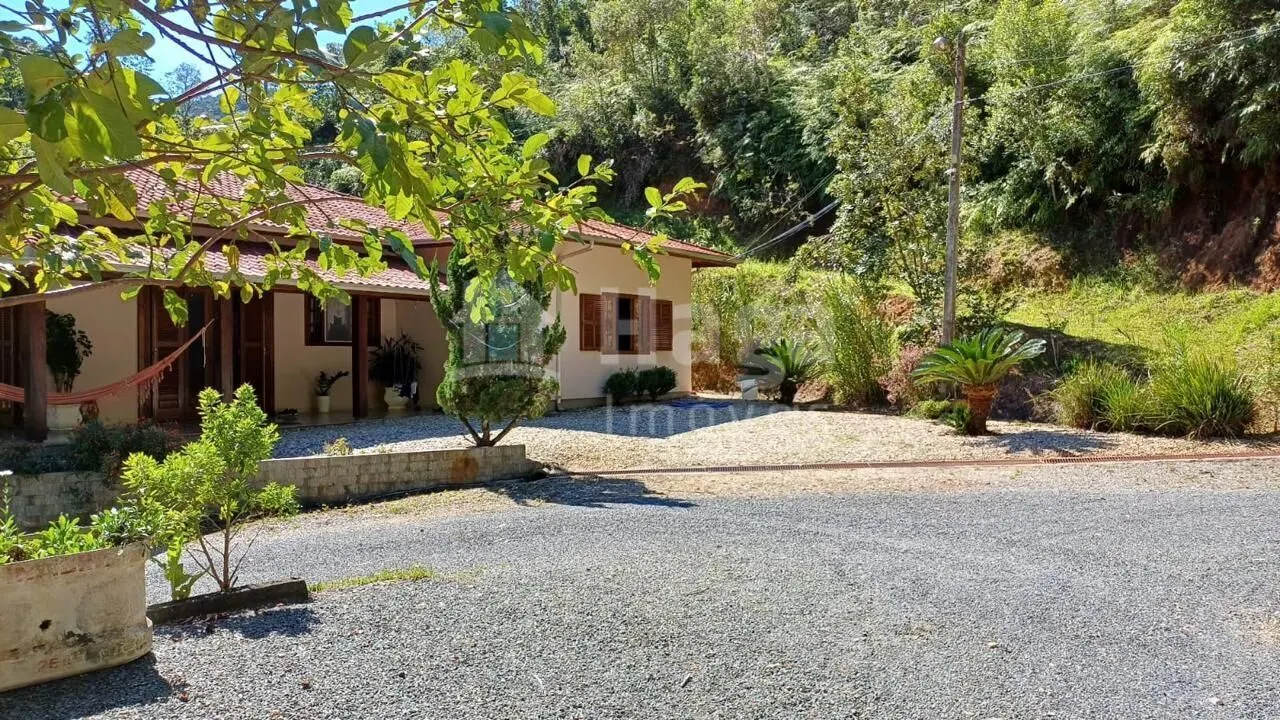 Casa à venda de 230 m² em Nova Trento, SC, Brasil