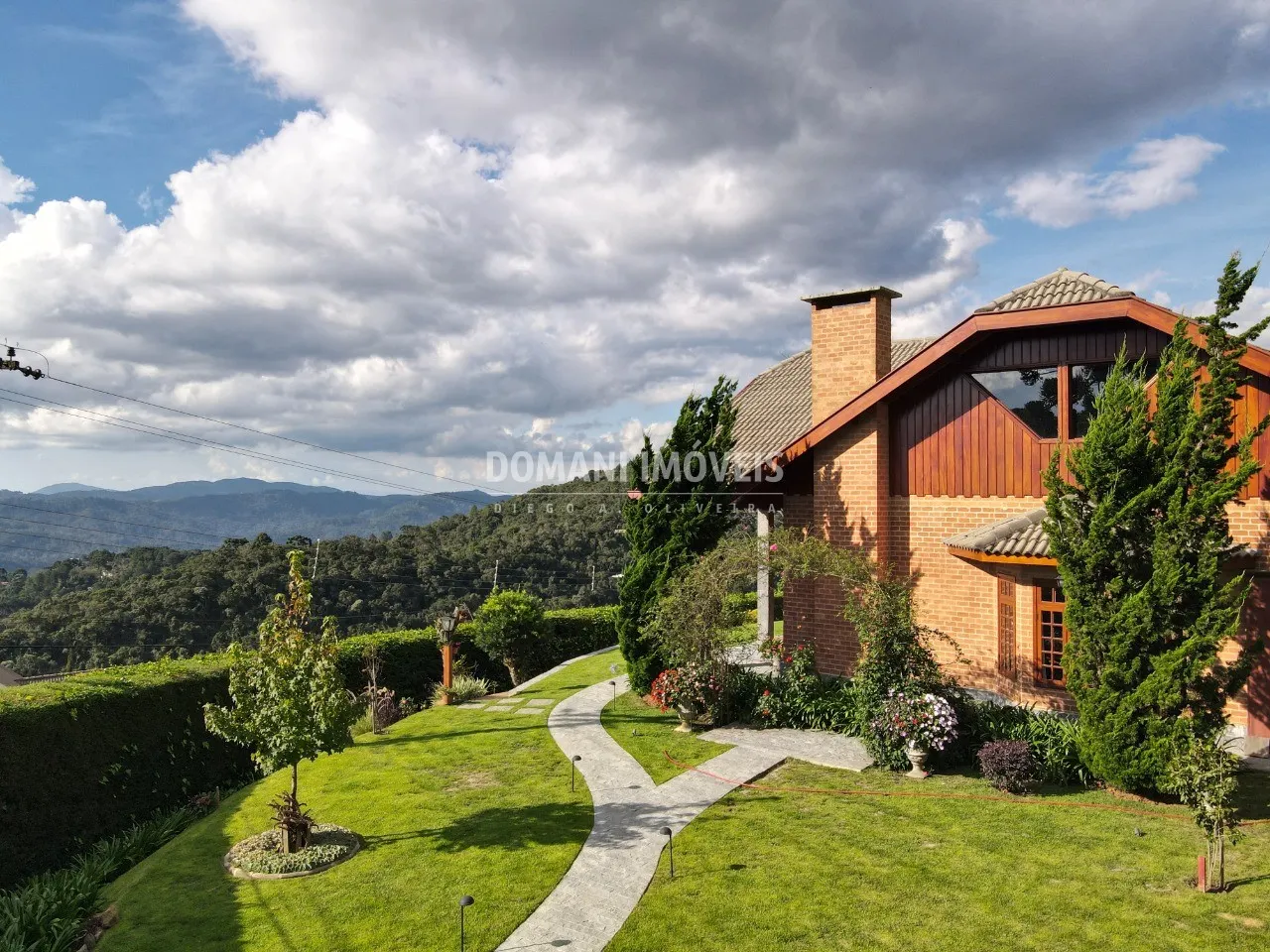 Casa à venda de 1.090 m² em Campos do Jordão, SP, Brasil