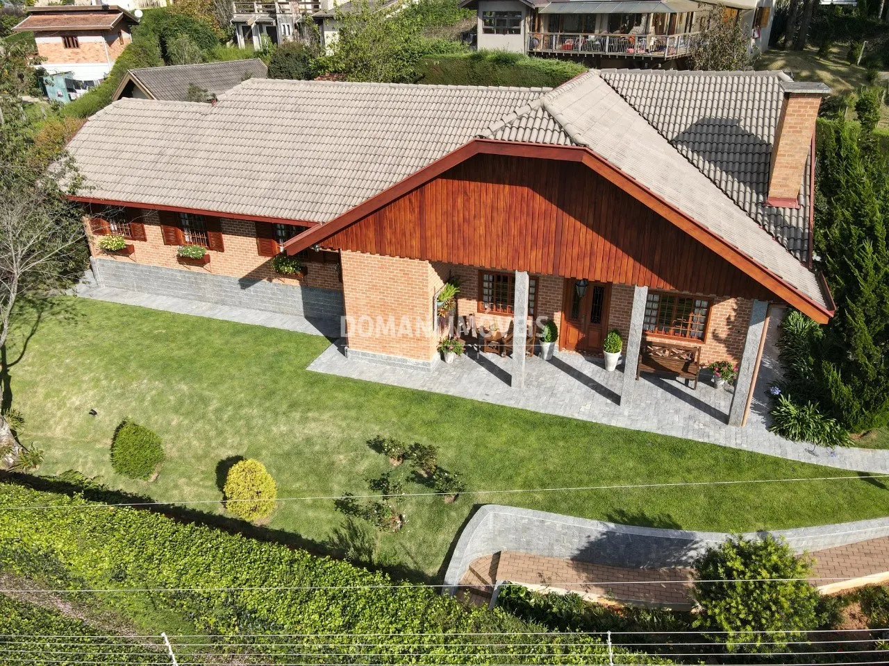 Casa à venda de 1.090 m² em Campos do Jordão, SP, Brasil