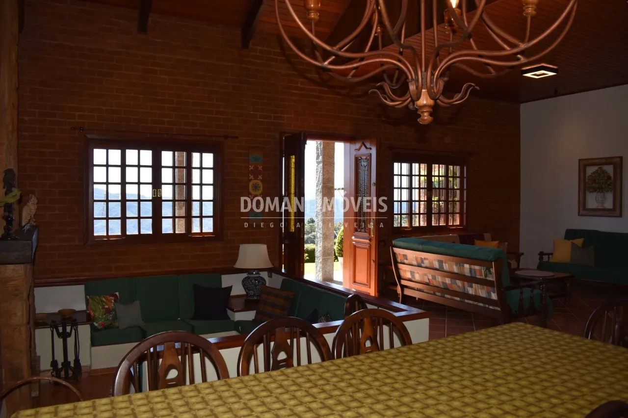 Casa à venda de 1.090 m² em Campos do Jordão, SP, Brasil