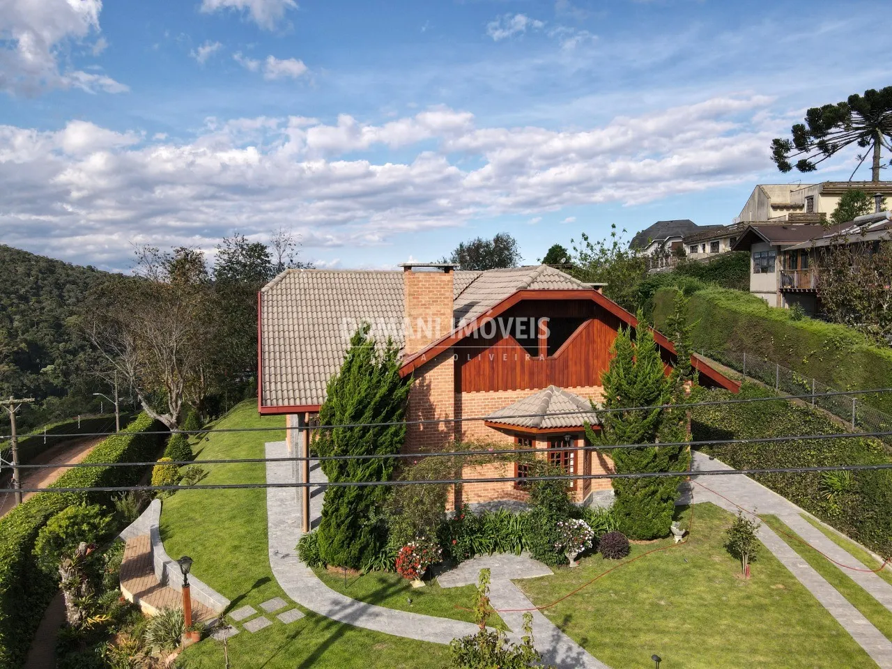 Casa à venda de 1.090 m² em Campos do Jordão, SP, Brasil