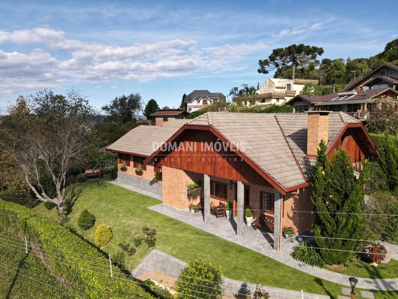Casa à venda de 1.090 m² em Campos do Jordão, SP, Brasil