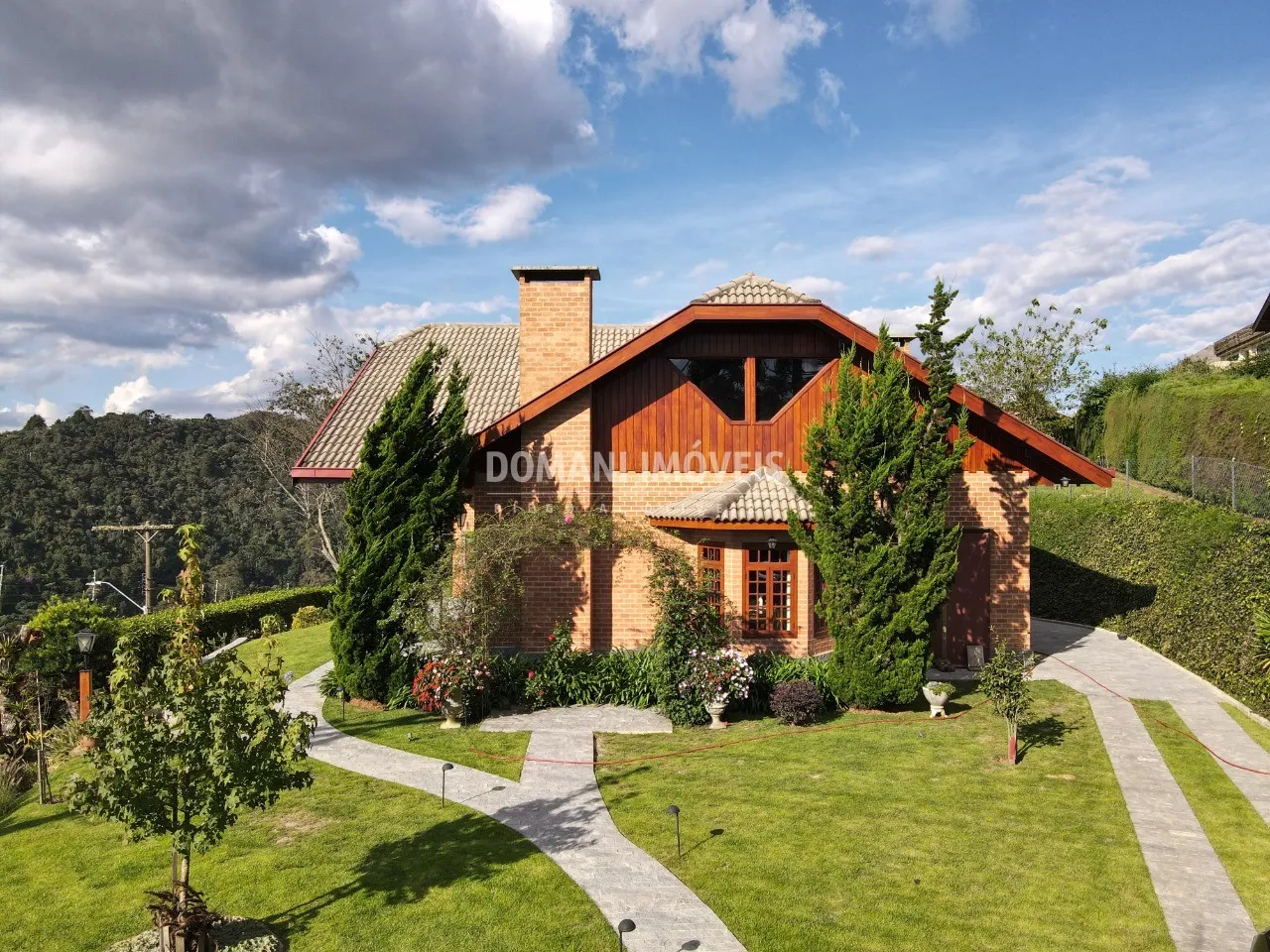 Casa à venda de 1.090 m² em Campos do Jordão, SP, Brasil
