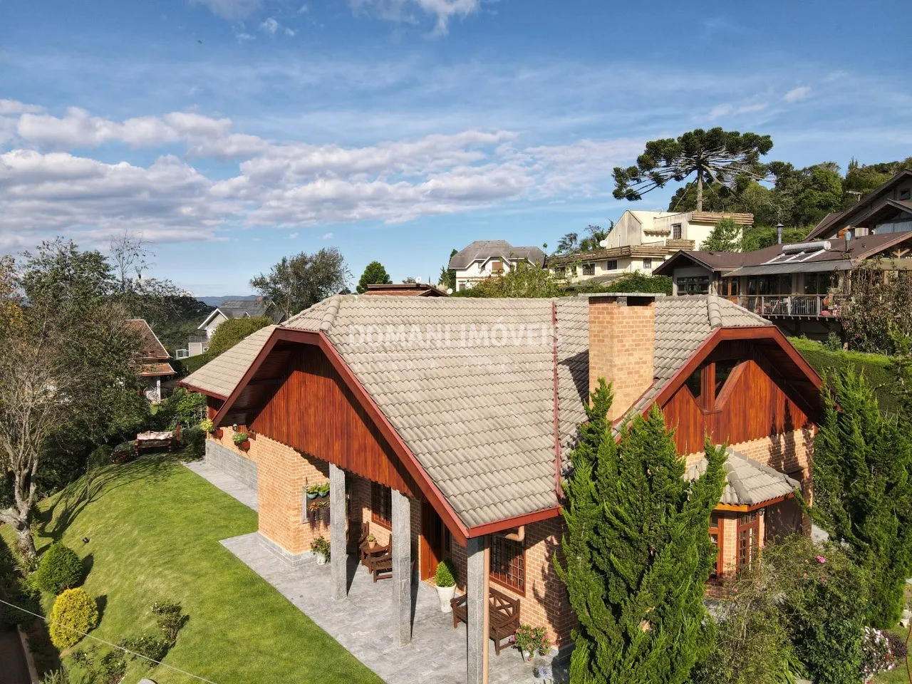 Casa à venda de 1.090 m² em Campos do Jordão, SP, Brasil