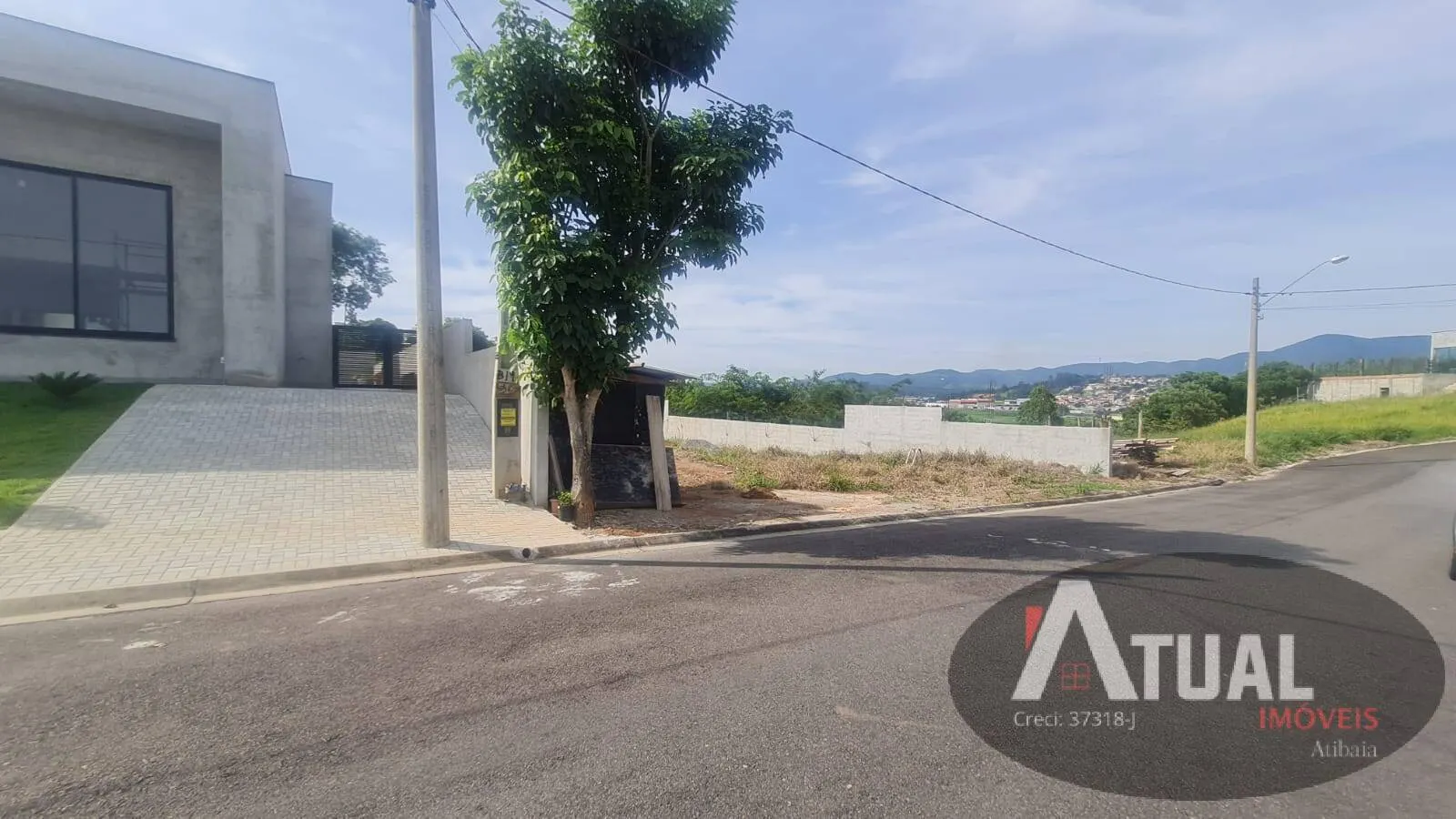 Terreno à venda de 713 m² em Bom Jesus dos Perdões, SP, Brasil