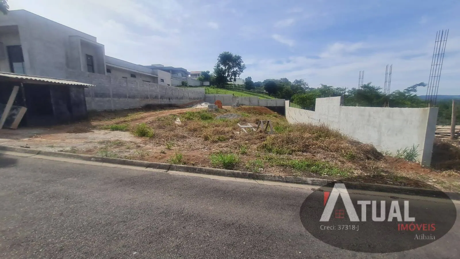 Terreno à venda de 713 m² em Bom Jesus dos Perdões, SP, Brasil