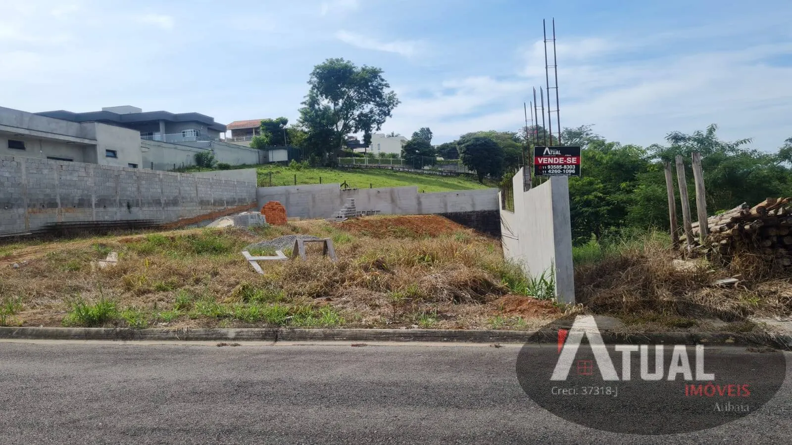 Terreno à venda de 713 m² em Bom Jesus dos Perdões, SP, Brasil