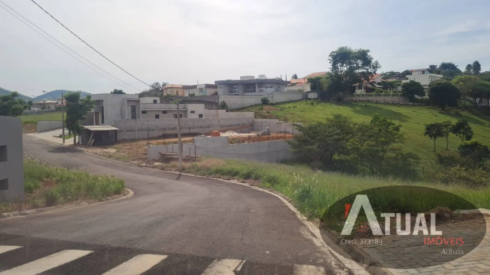 Terreno à venda de 713 m² em Bom Jesus dos Perdões, SP, Brasil