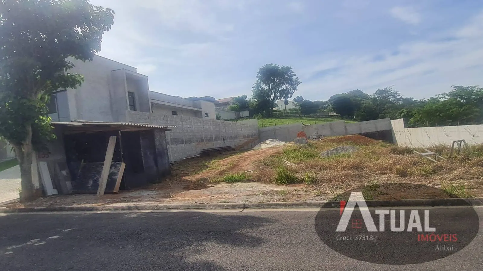 Terreno à venda de 713 m² em Bom Jesus dos Perdões, SP, Brasil
