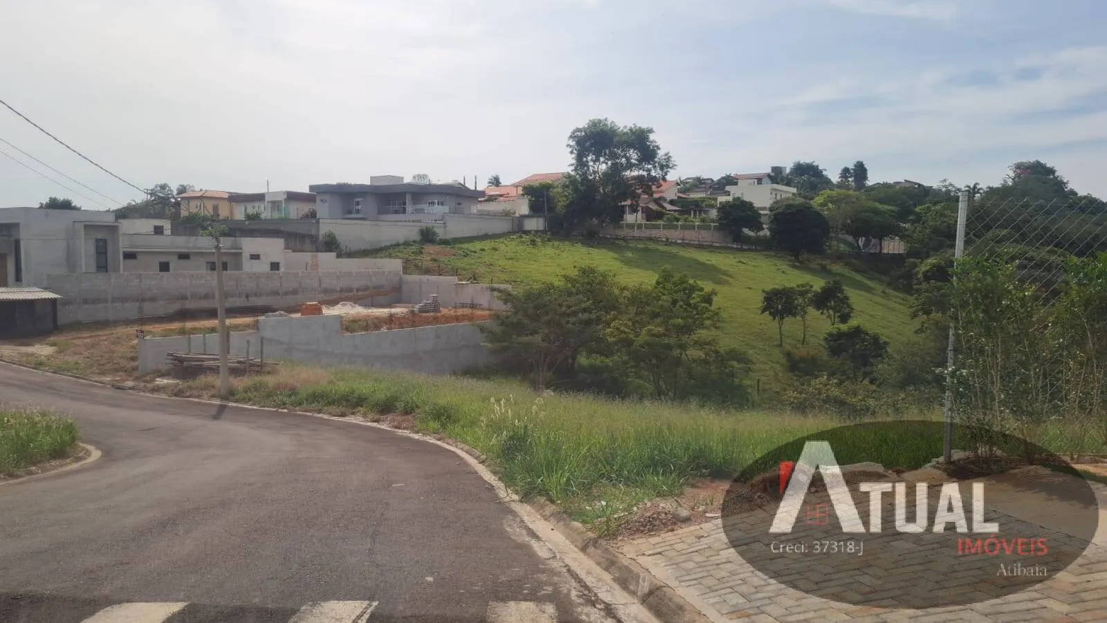 Terreno à venda de 713 m² em Bom Jesus dos Perdões, SP, Brasil
