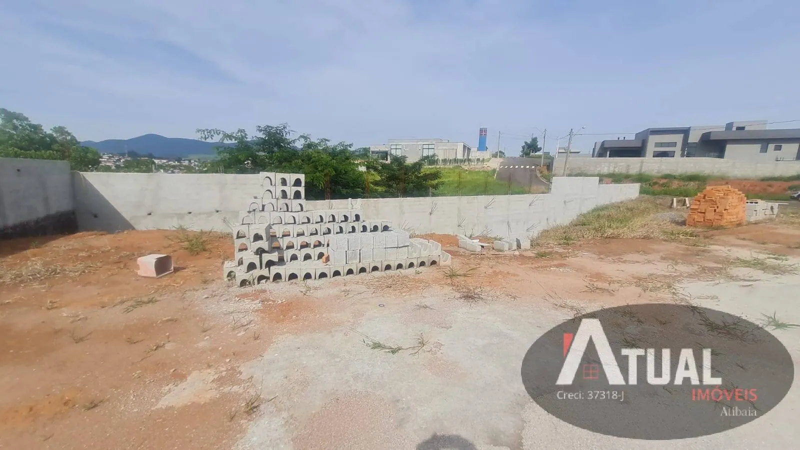 Terreno à venda de 713 m² em Bom Jesus dos Perdões, SP, Brasil