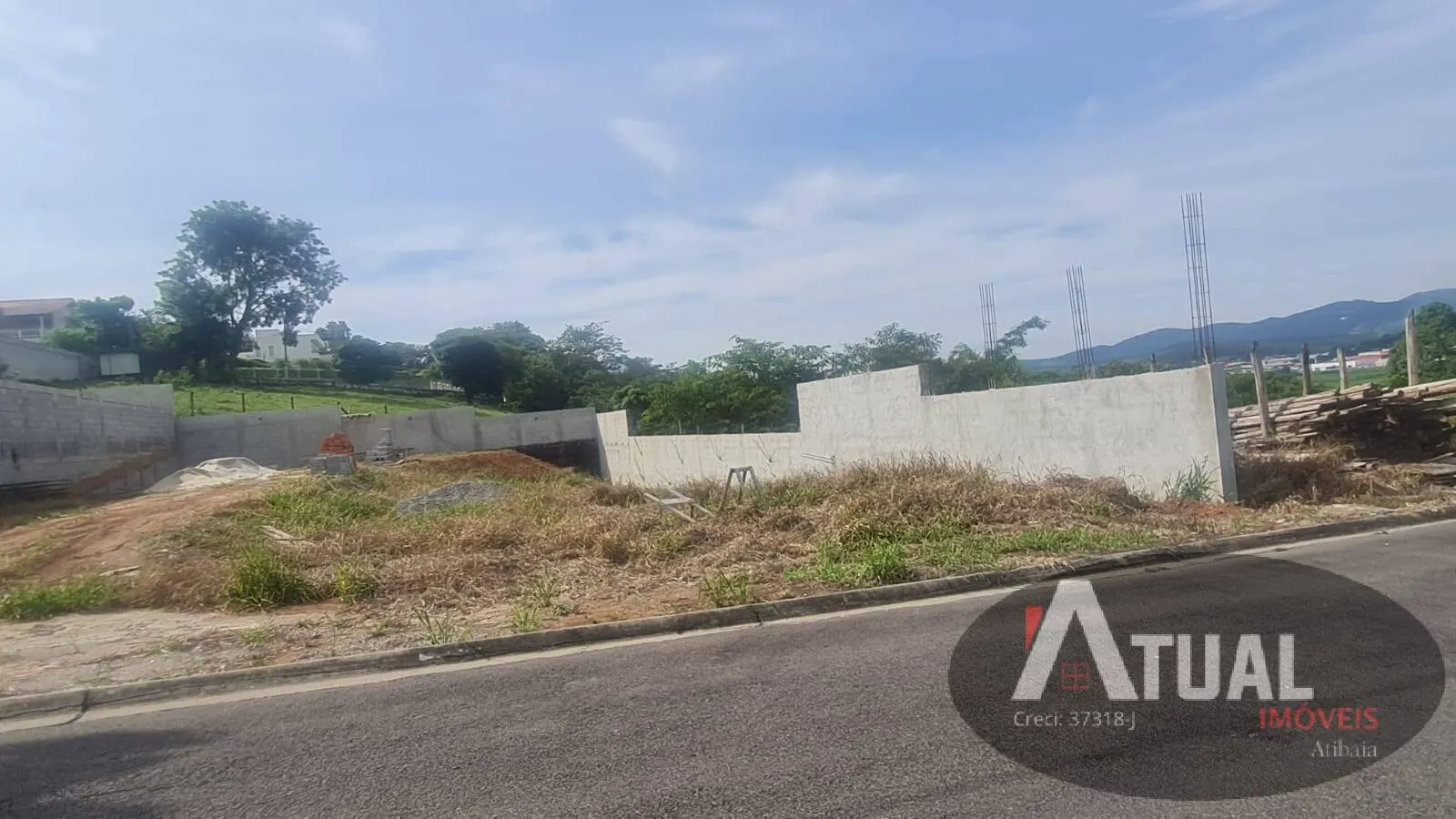 Terreno à venda de 713 m² em Bom Jesus dos Perdões, SP, Brasil