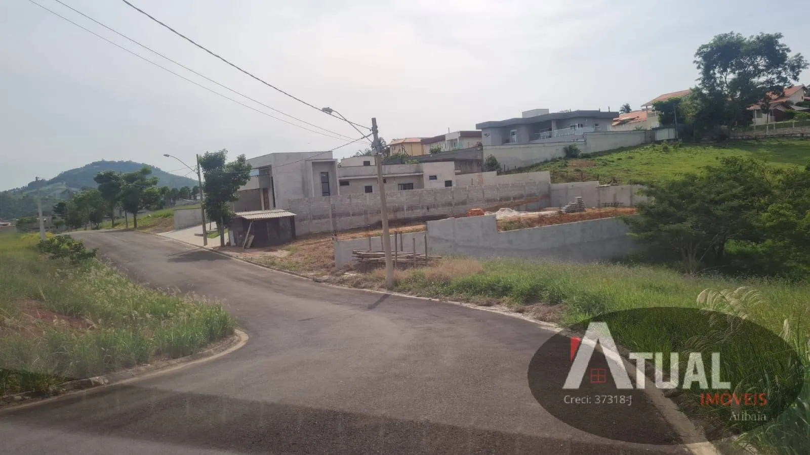 Terreno à venda de 713 m² em Bom Jesus dos Perdões, SP, Brasil