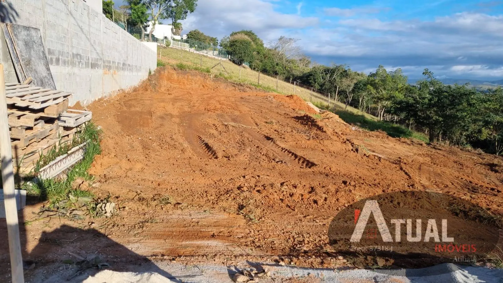 Terreno à venda de 713 m² em Bom Jesus dos Perdões, SP, Brasil