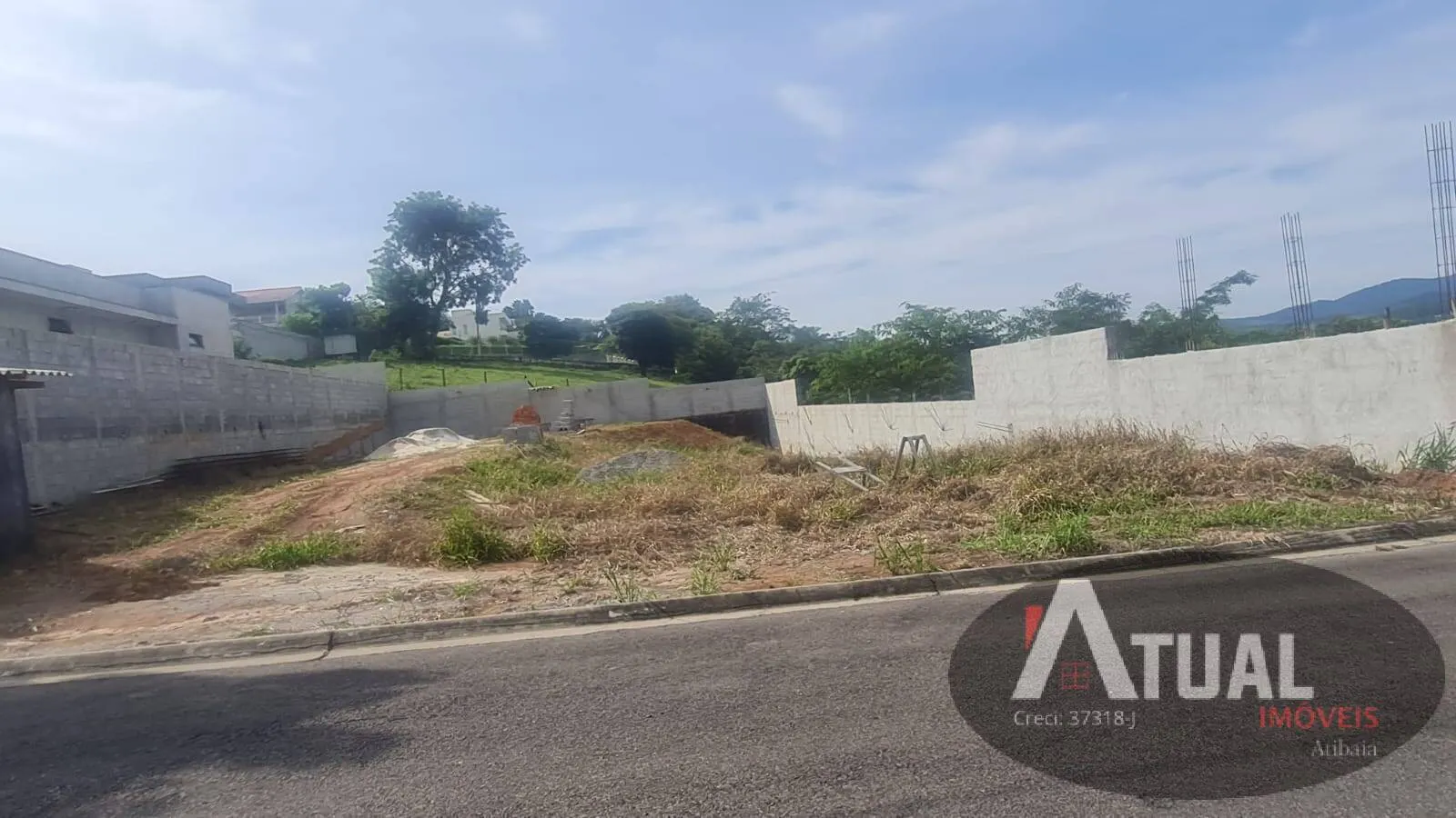 Terreno à venda de 713 m² em Bom Jesus dos Perdões, SP, Brasil