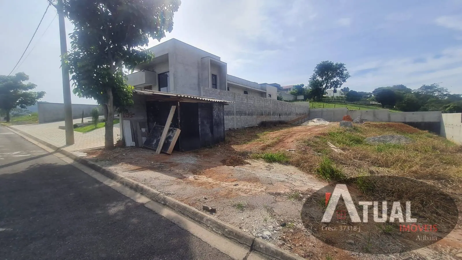 Terreno à venda de 713 m² em Bom Jesus dos Perdões, SP, Brasil
