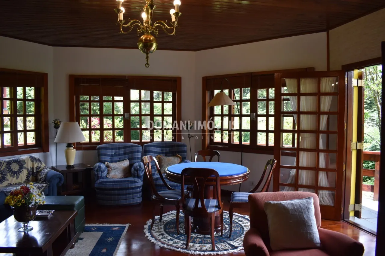 Casa à venda de 1.010 m² em Campos do Jordão, SP, Brasil