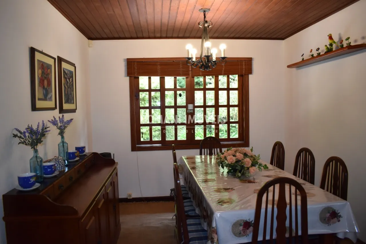 Casa à venda de 1.010 m² em Campos do Jordão, SP, Brasil