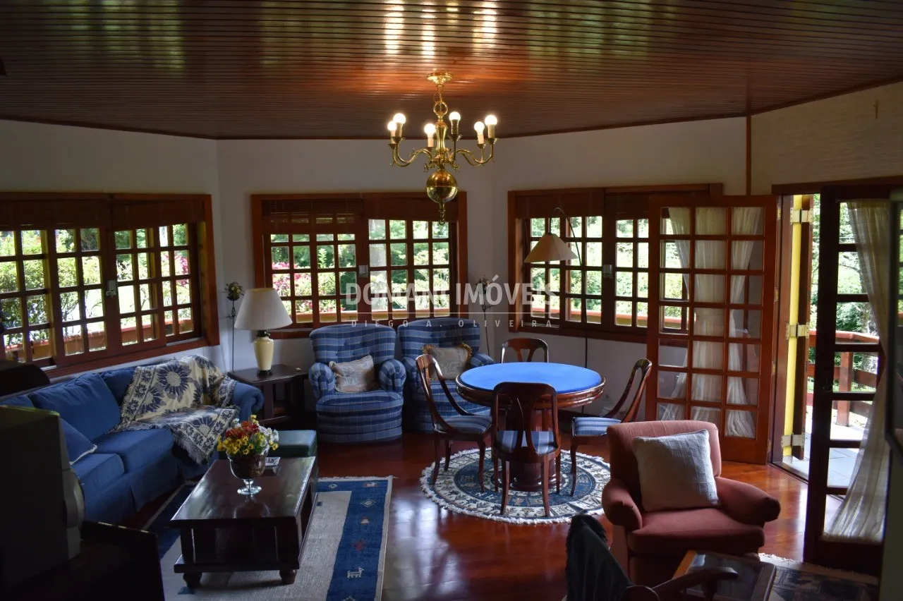 Casa à venda de 1.010 m² em Campos do Jordão, SP, Brasil