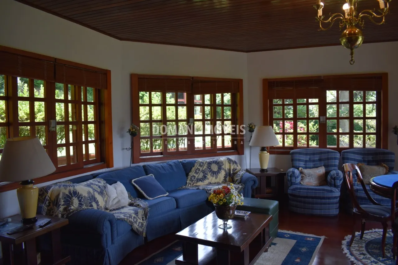 Casa à venda de 1.010 m² em Campos do Jordão, SP, Brasil
