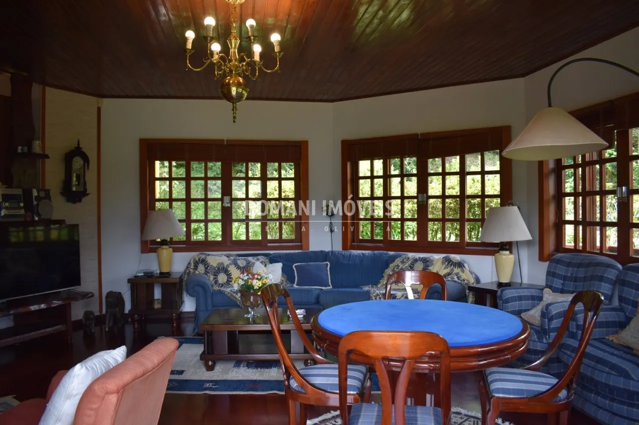 Casa à venda de 1.010 m² em Campos do Jordão, SP, Brasil