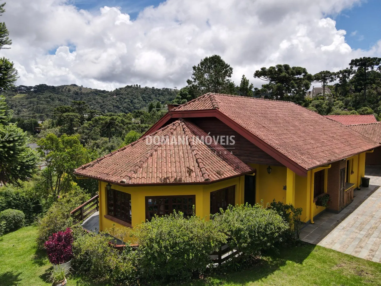 Casa à venda de 1.010 m² em Campos do Jordão, SP, Brasil
