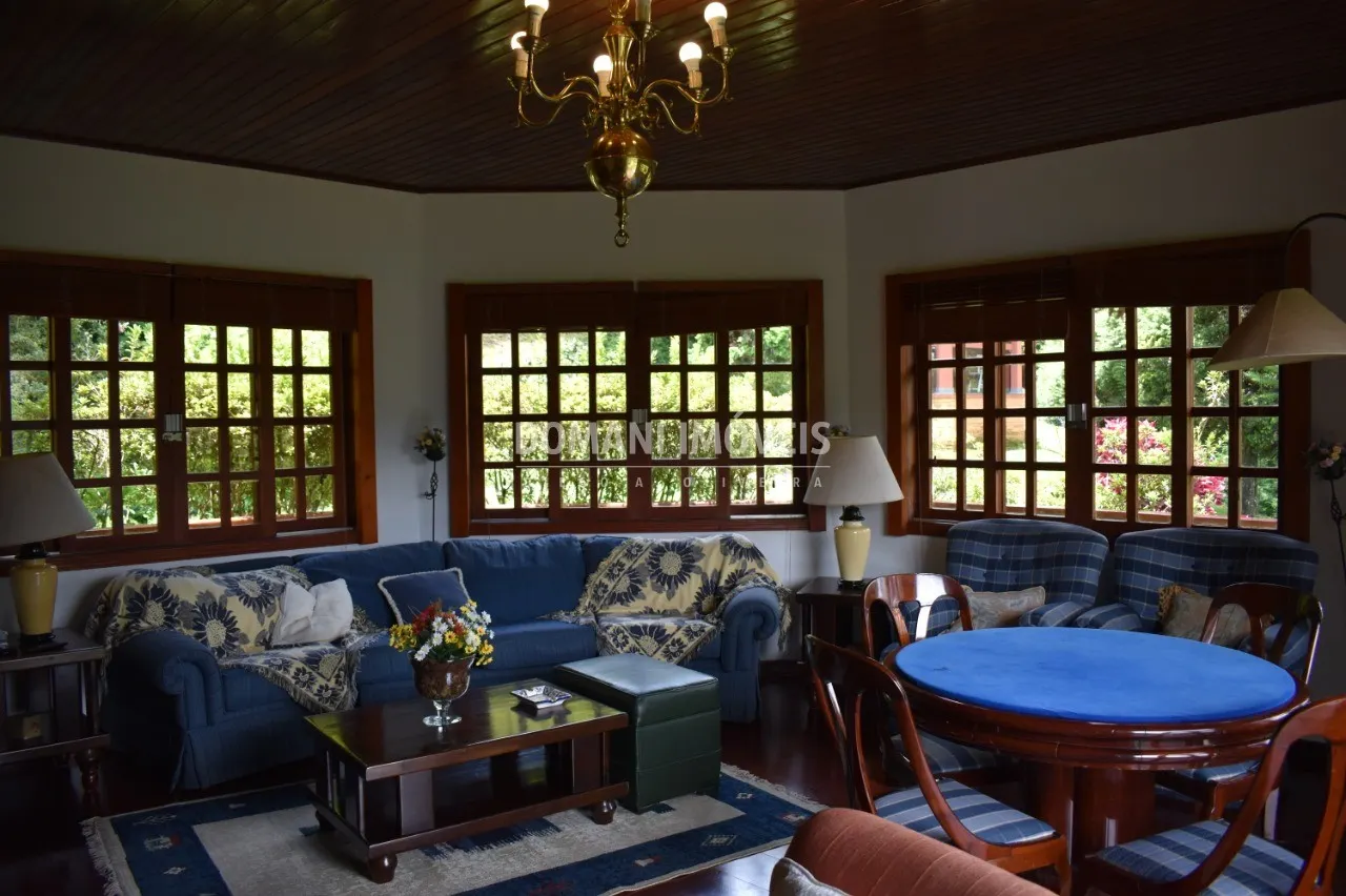 Casa à venda de 1.010 m² em Campos do Jordão, SP, Brasil