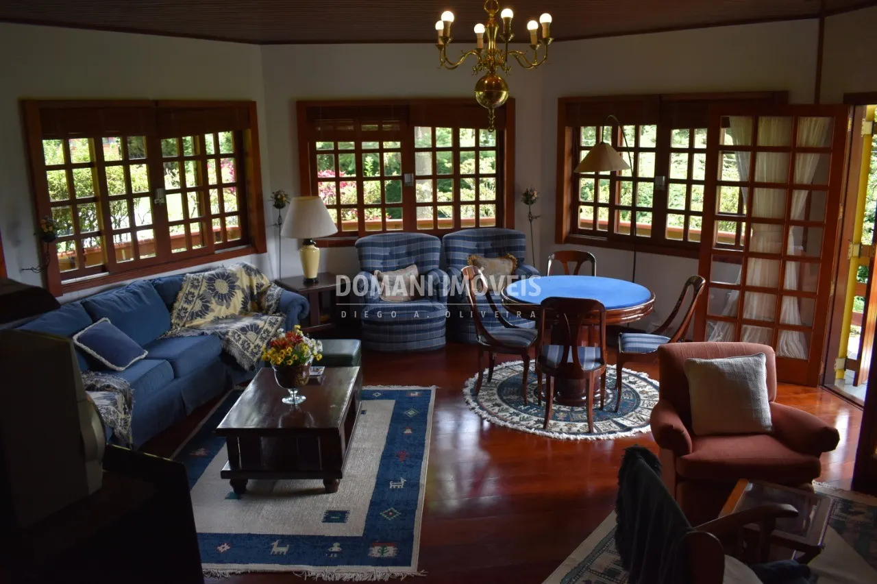 Casa à venda de 1.010 m² em Campos do Jordão, SP, Brasil