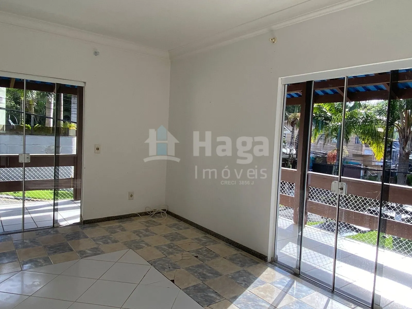 Casa à venda de 311 m² em Balneário Camboriú, SC, Brasil