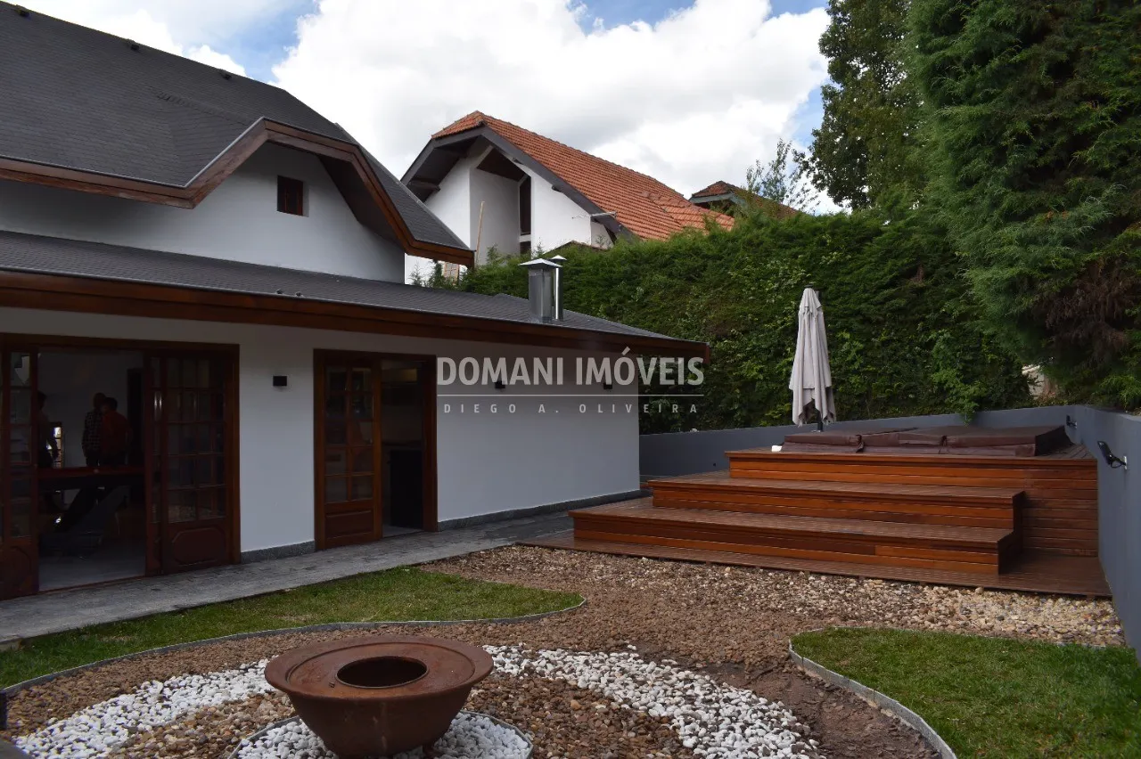 Casa à venda de 390 m² em Campos do Jordão, SP, Brasil