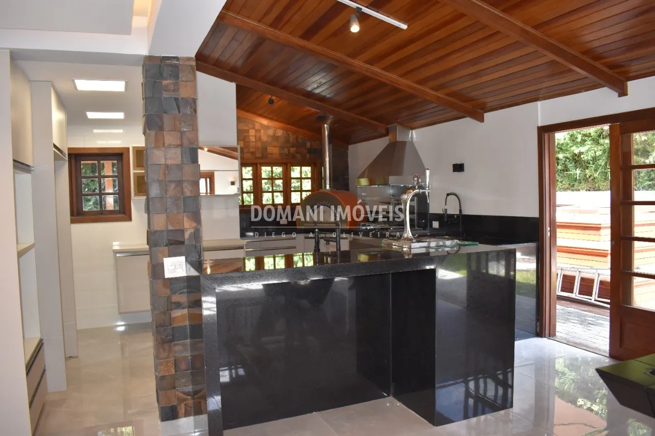 Casa à venda de 390 m² em Campos do Jordão, SP, Brasil