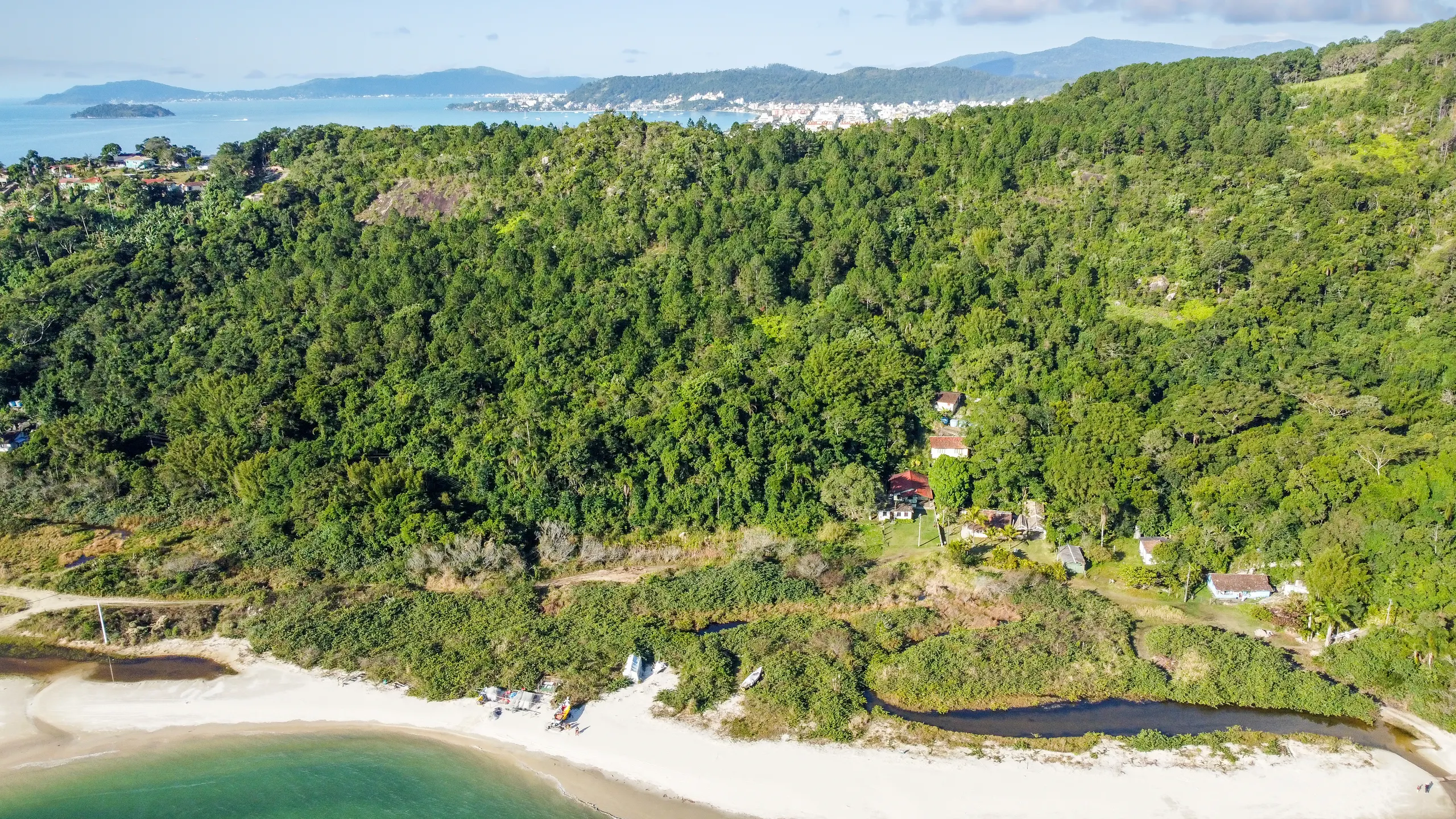 Terreno à venda de 8.000 m² em Florianópolis, SC, Brasil