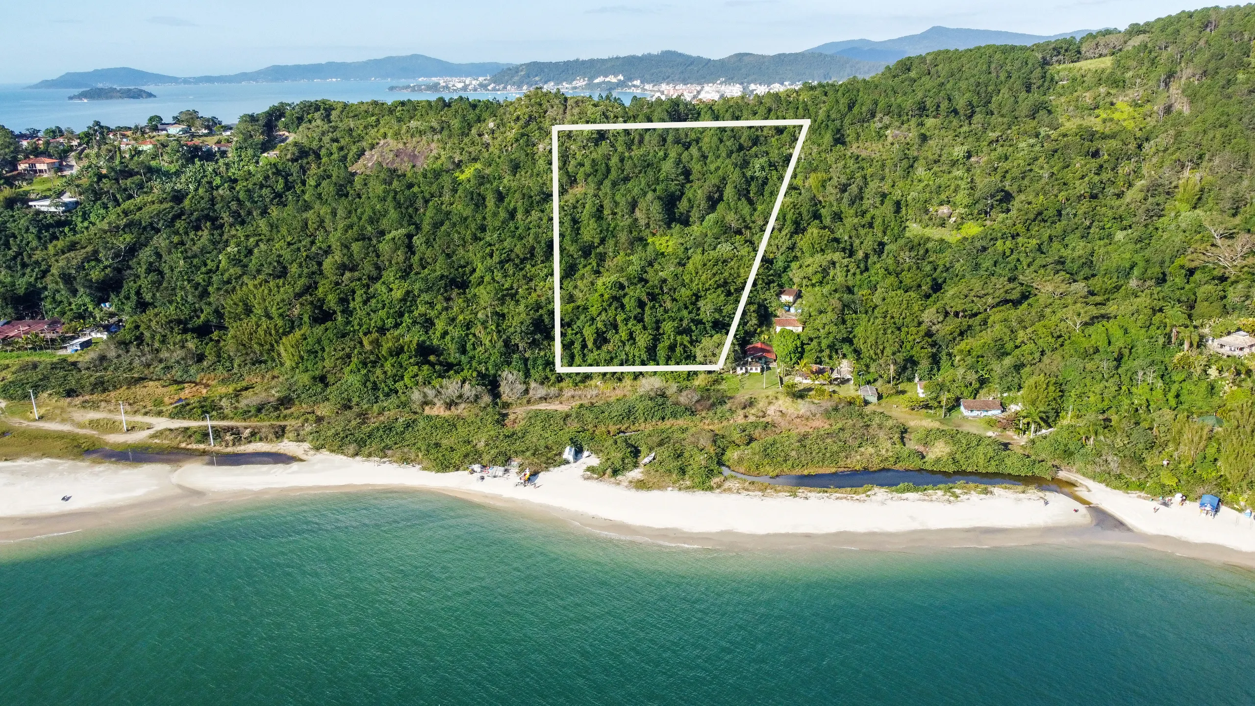 Terreno à venda de 8.000 m² em Florianópolis, SC, Brasil