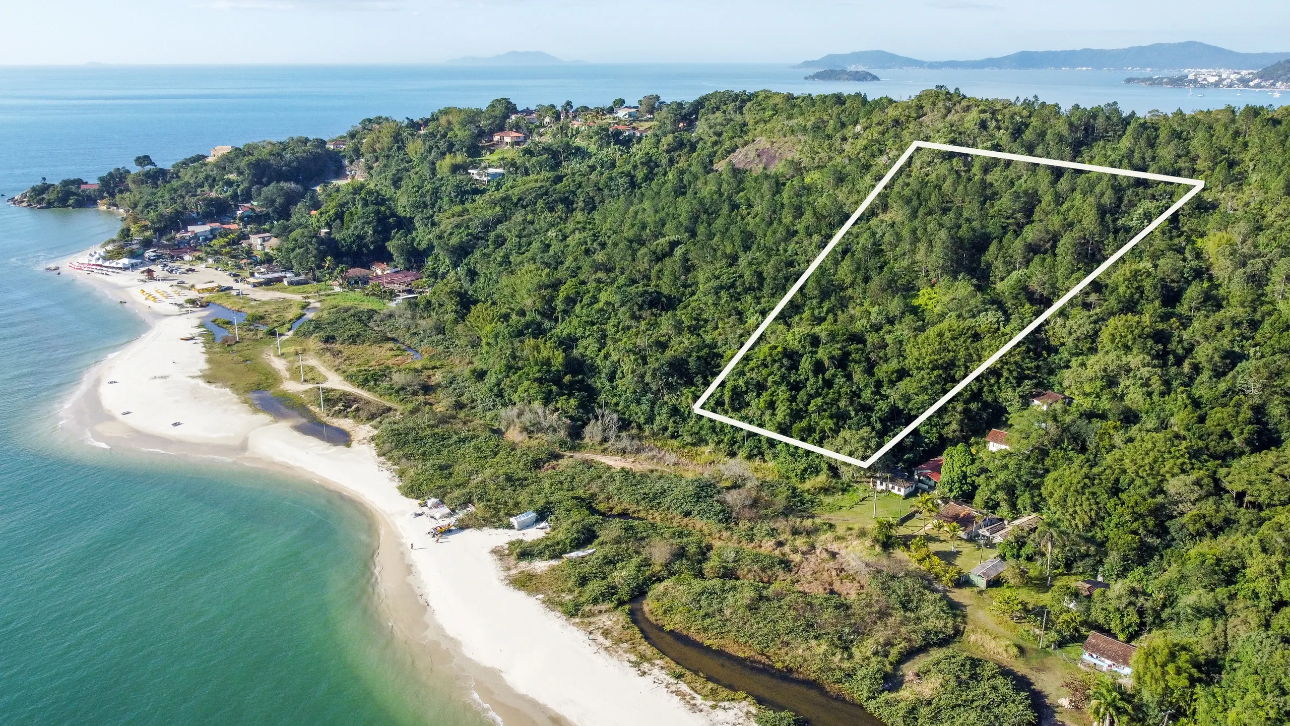Terreno à venda de 8.000 m² em Florianópolis, SC, Brasil