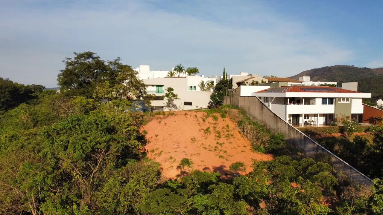 Terreno à venda de 1.361 m² em Timóteo, MG, Brasil
