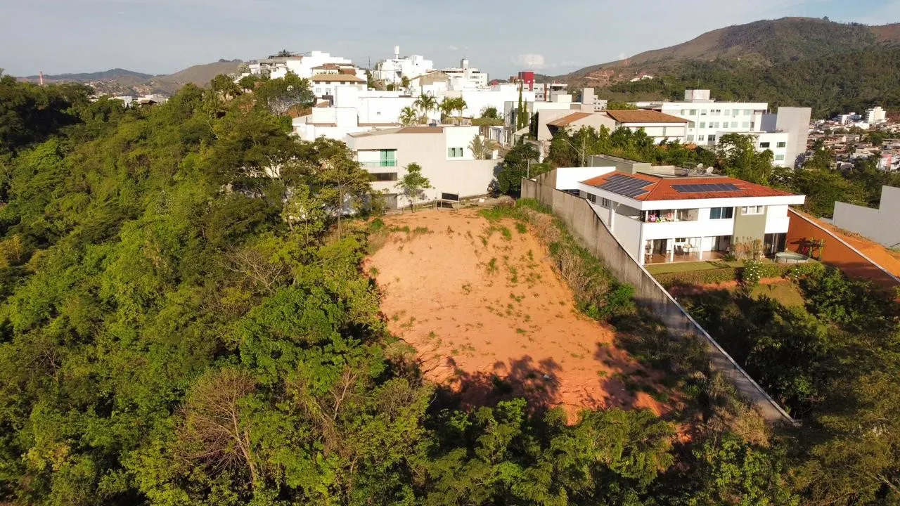 Terreno à venda de 1.361 m² em Timóteo, MG, Brasil