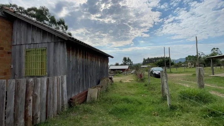 Chácara à venda de 6.800 m² em Santo Antônio da Patrulha, RS, Brasil