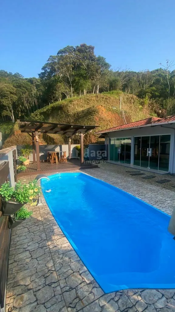 Casa à venda de 3.159 m² em Brusque, SC, Brasil