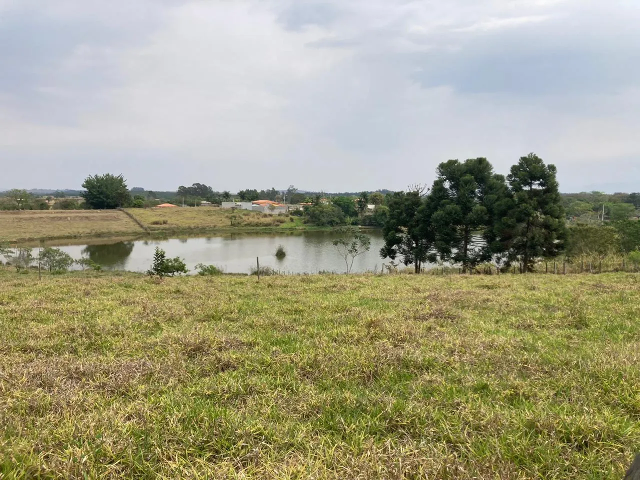 Terreno à venda de 2.243 m² em Pindamonhangaba, SP, Brasil