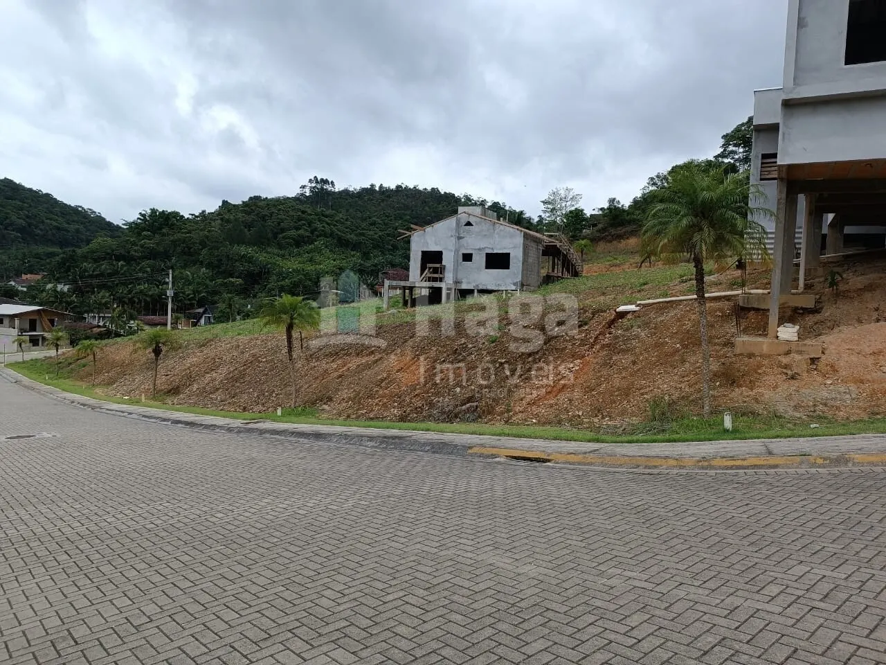 Terreno à venda de 248 m² em Brusque, SC, Brasil