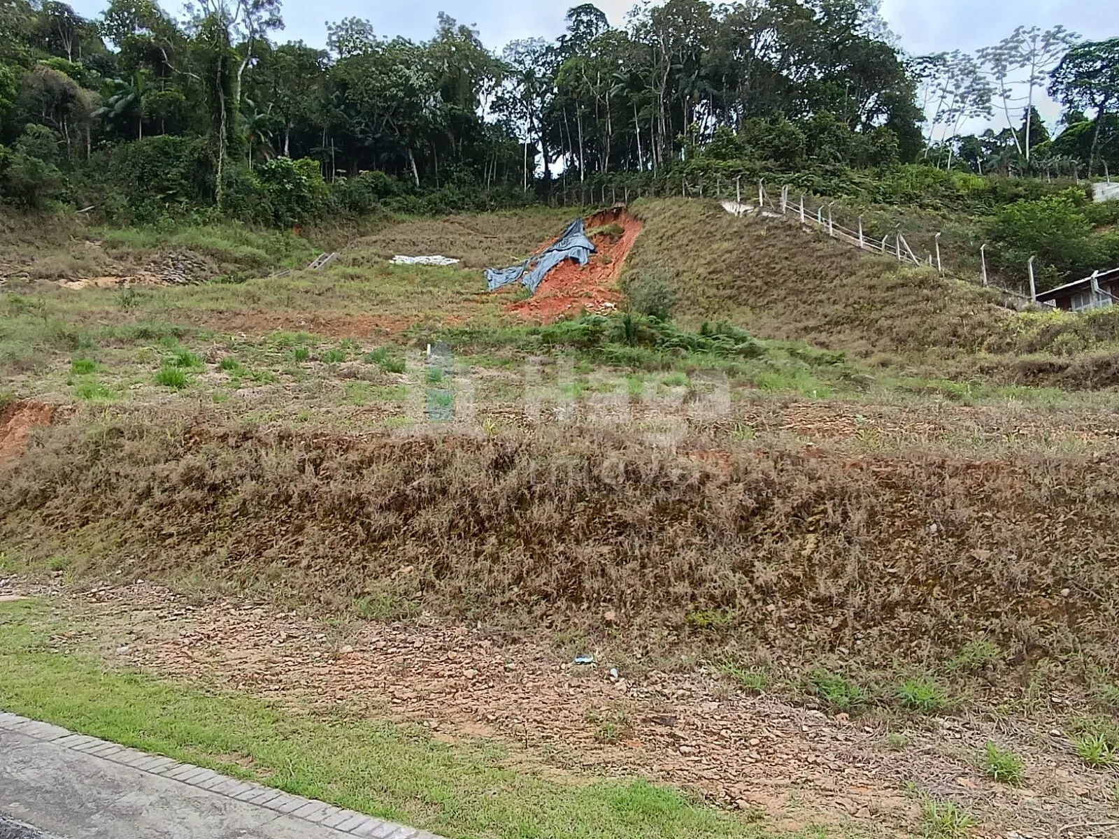 Terreno à venda de 248 m² em Brusque, SC, Brasil